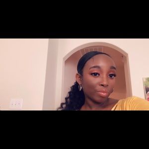 Meet your Posher, Jasmine